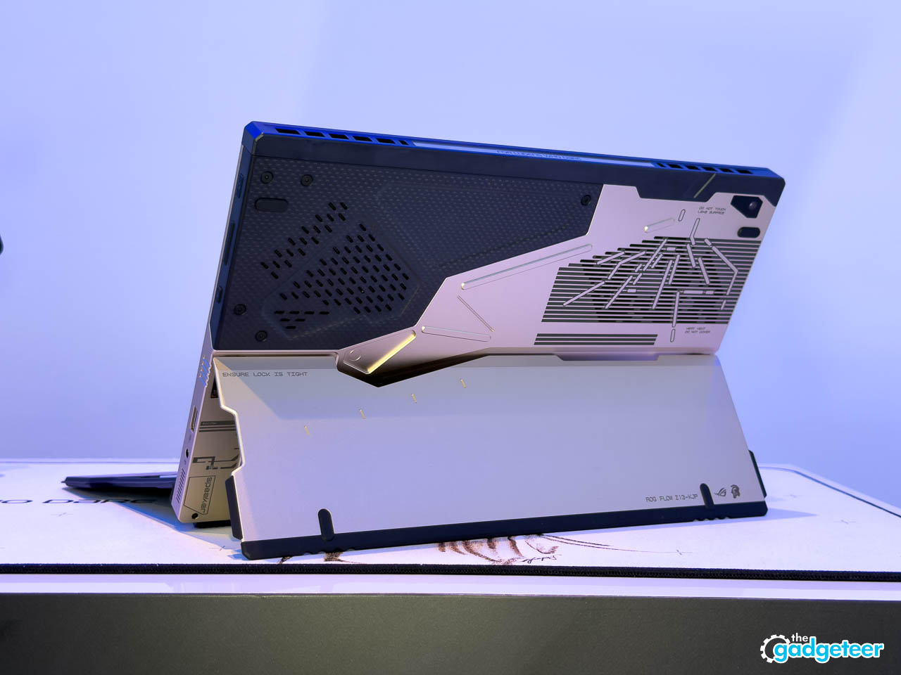 ASUS ROG Flow Z13 Kojima Edition the gadgeteer 04