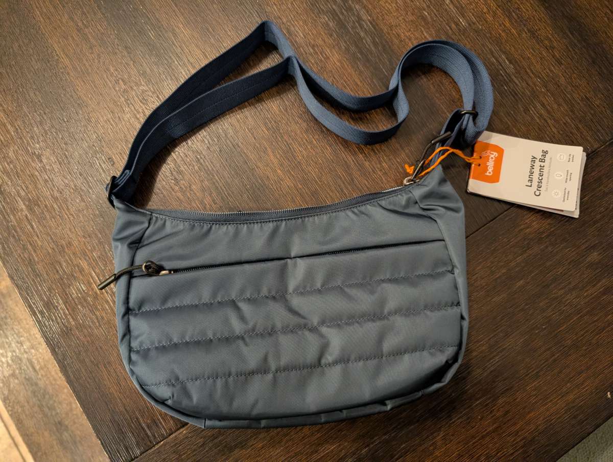 Bellroy Laneway Crescent Bag 5